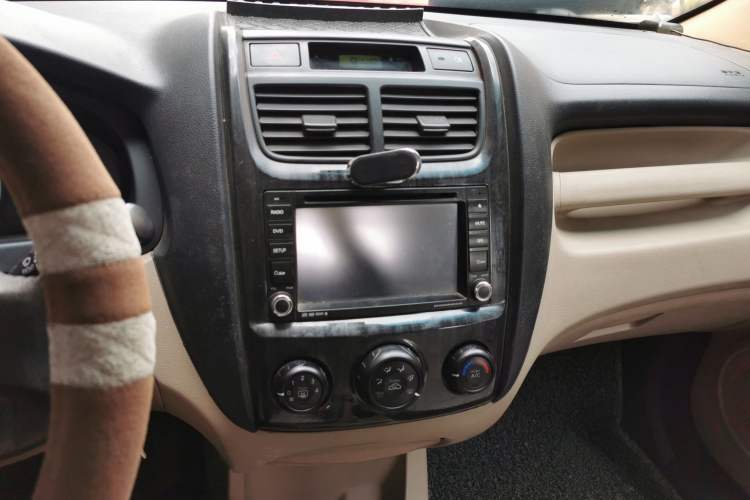 Used Kia Sportage 2013 2.0L Manual Two-Wheel Drive GL Trim Audio And AC Panel
