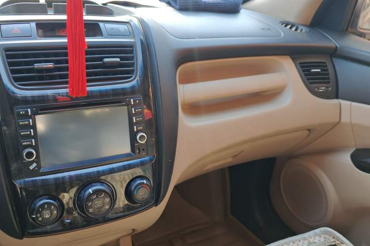 Used Kia Sportage 2013 2.0L Manual Two-Wheel Drive GL Trim Audio And AC Panel