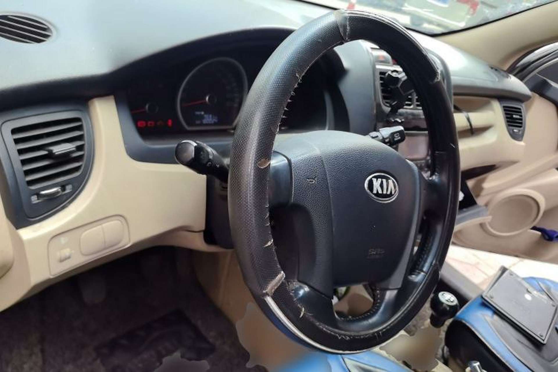 Used Kia Sportage 2013 2.0L Manual Two-Wheel Drive GL Trim Center Console