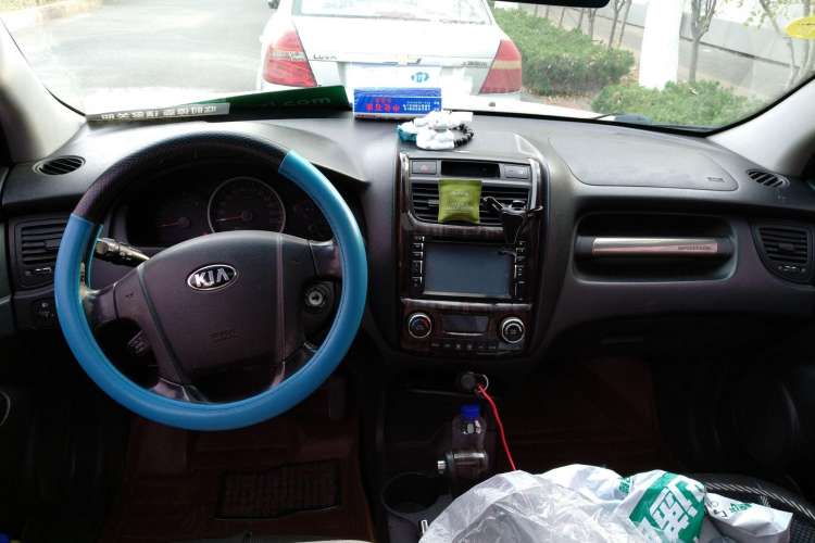 Used Kia Sportage 2013 2.0L Automatic Two-Wheel Drive GLS Trim Center Console