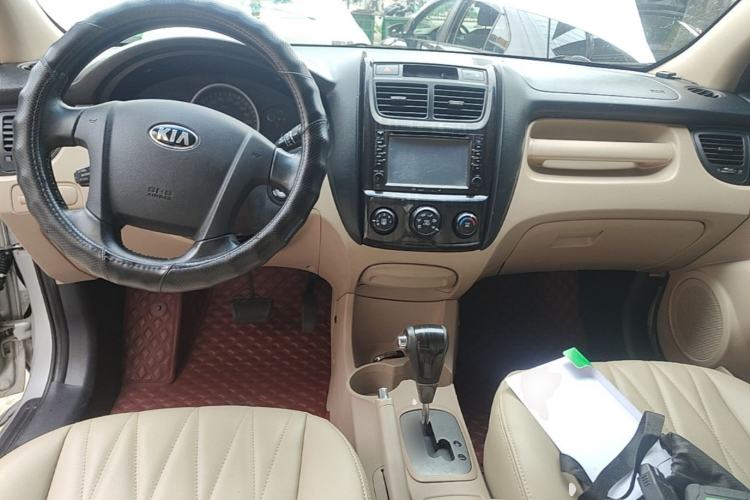 Used Kia Sportage 2013 2.0L Automatic Two-Wheel Drive GL Trim Center Console