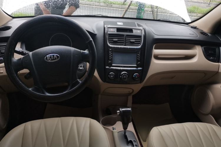 Used Kia Sportage 2013 2.0L Automatic Two-Wheel Drive GL Trim Center Console