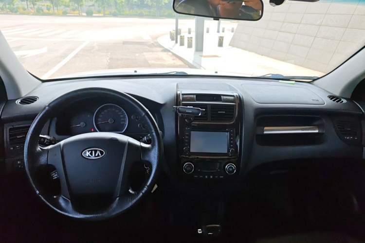 Used Kia Sportage 2013 2.0L Automatic Two-Wheel Drive GLS Trim Center Console