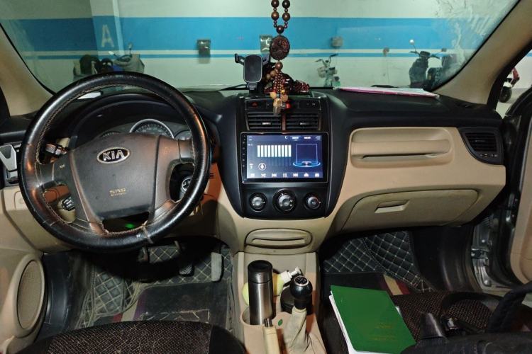 Used Kia Sportage 2013 2.0L Manual Two-Wheel Drive GL Trim Center Console