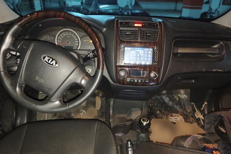 Used Kia Sportage 2013 2.0L Manual Two-Wheel Drive GLS Center Console