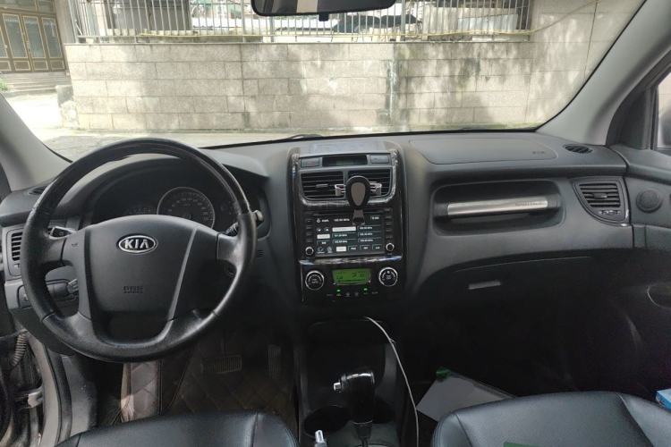 Used Kia Sportage 2013 2.0L Automatic Two-Wheel Drive GLS Trim Center Console