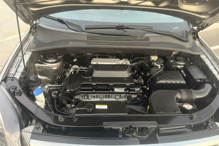Used Kia Sportage 2013 2.0L Automatic Two-Wheel Drive GL Trim Engine Bay