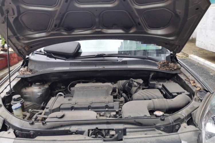 Used Kia Sportage 2013 2.0L Manual Two-Wheel Drive GL Trim Engine Bay