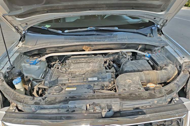 Used Kia Sportage 2013 2.0L Automatic Two-Wheel Drive GLS Trim Engine Bay