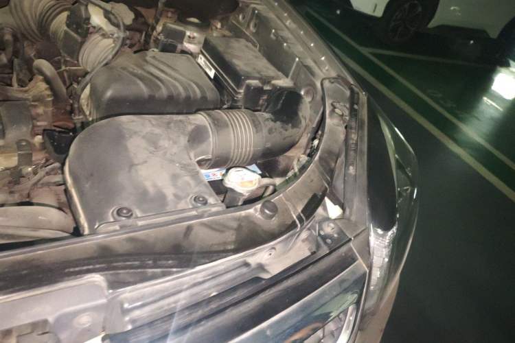 Used Kia Sportage 2013 2.0L Manual Two-Wheel Drive GLS Engine Bay Left