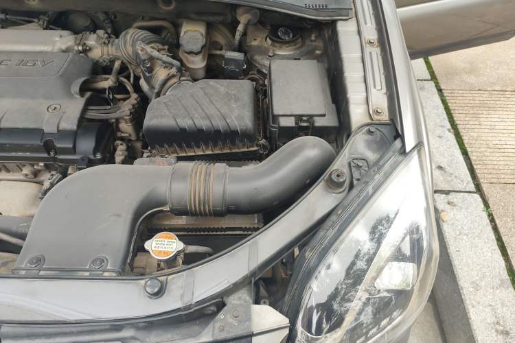 Used Kia Sportage 2013 2.0L Automatic Two-Wheel Drive GL Trim Engine Bay Left