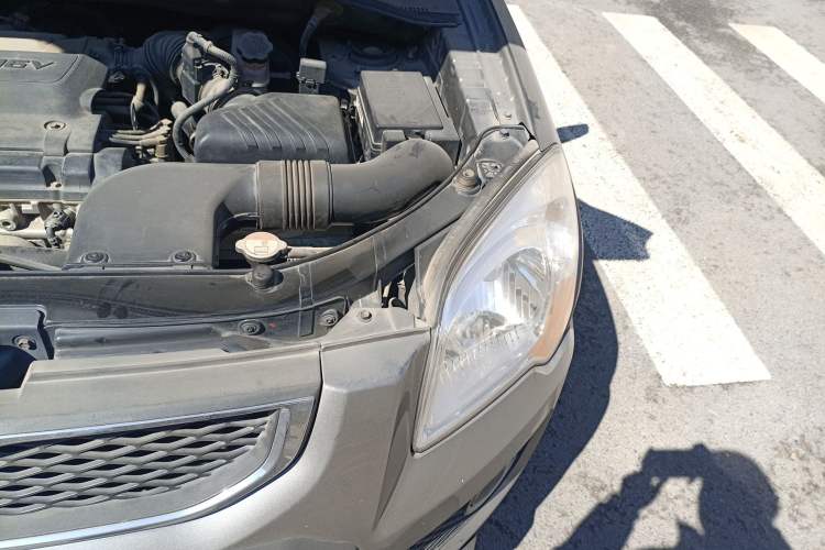 Used Kia Sportage 2013 2.0L Automatic Two-Wheel Drive GLS Trim Engine Bay Left