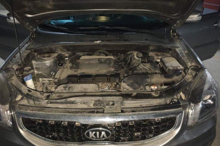 Used Kia Sportage 2013 2.0L Manual Two-Wheel Drive GLS Engine Bay