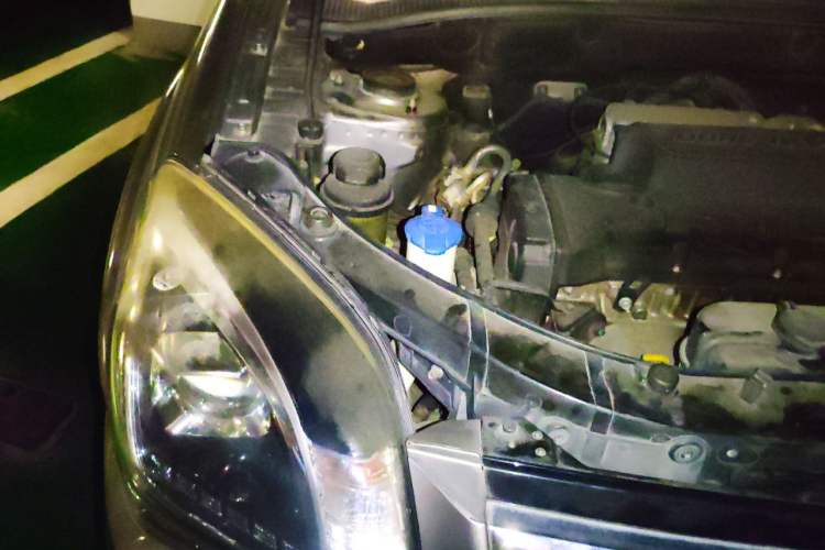 Used Kia Sportage 2013 2.0L Automatic Two-Wheel Drive GL Trim Engine Bay Right