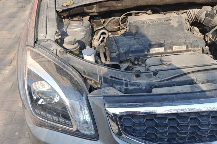 Used Kia Sportage 2013 2.0L Manual Two-Wheel Drive GL Trim Engine Bay Right