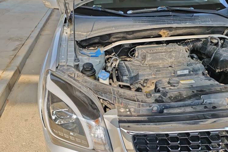 Used Kia Sportage 2013 2.0L Automatic Two-Wheel Drive GLS Trim Engine Bay Right