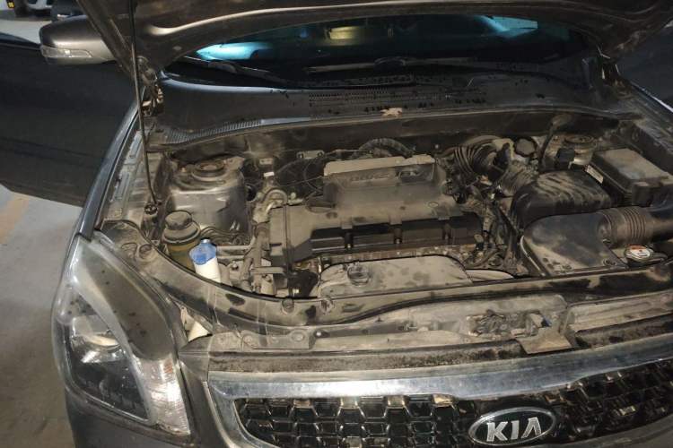 Used Kia Sportage 2013 2.0L Manual Two-Wheel Drive GLS Engine Bay Right