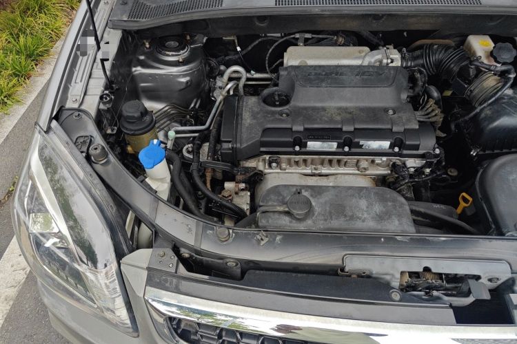 Used Kia Sportage 2013 2.0L Automatic Two-Wheel Drive GL Trim Engine Bay Right