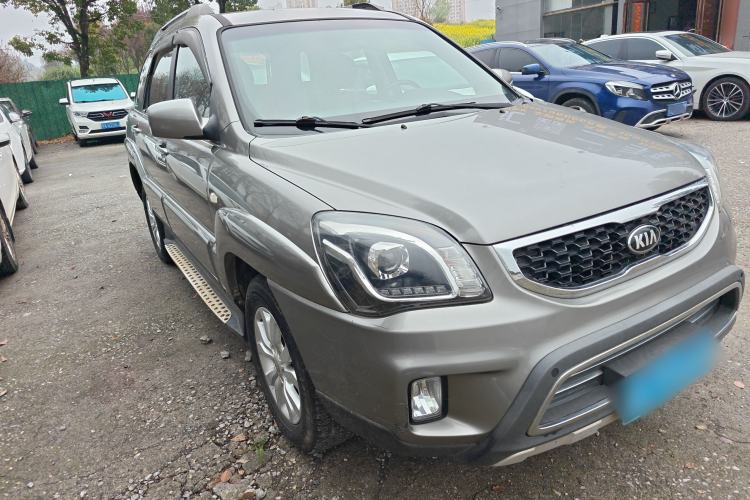 Used Kia Sportage 2013 2.0L Automatic Two-Wheel Drive GL Trim Front Right 45 Deg