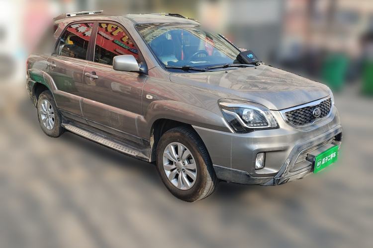 Used Kia Sportage 2013 2.0L Manual Two-Wheel Drive GL Trim Front Right 45 Deg