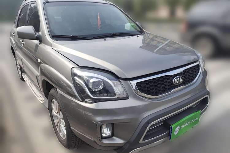 Used Kia Sportage 2013 2.0L Automatic Two-Wheel Drive GL Trim Front Right 45 Deg