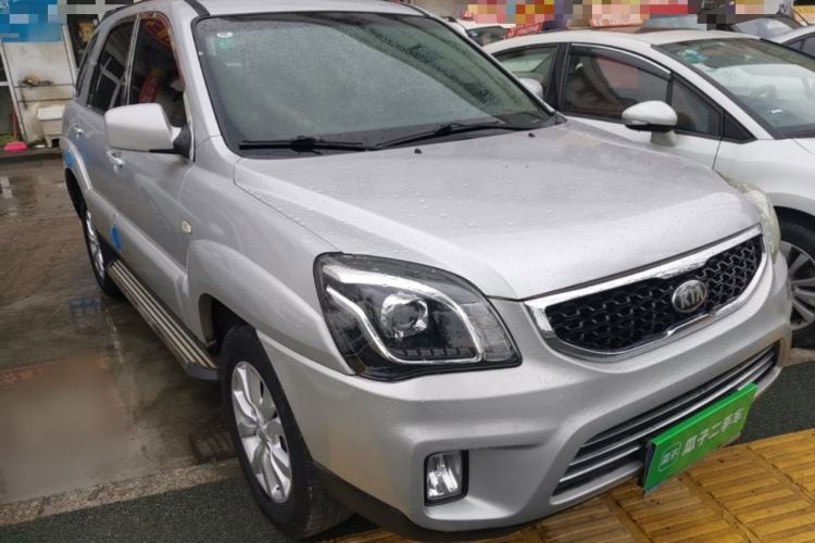 Used Kia Sportage 2013 2.0L Automatic Two-Wheel Drive GL Trim Front Right 45 Deg