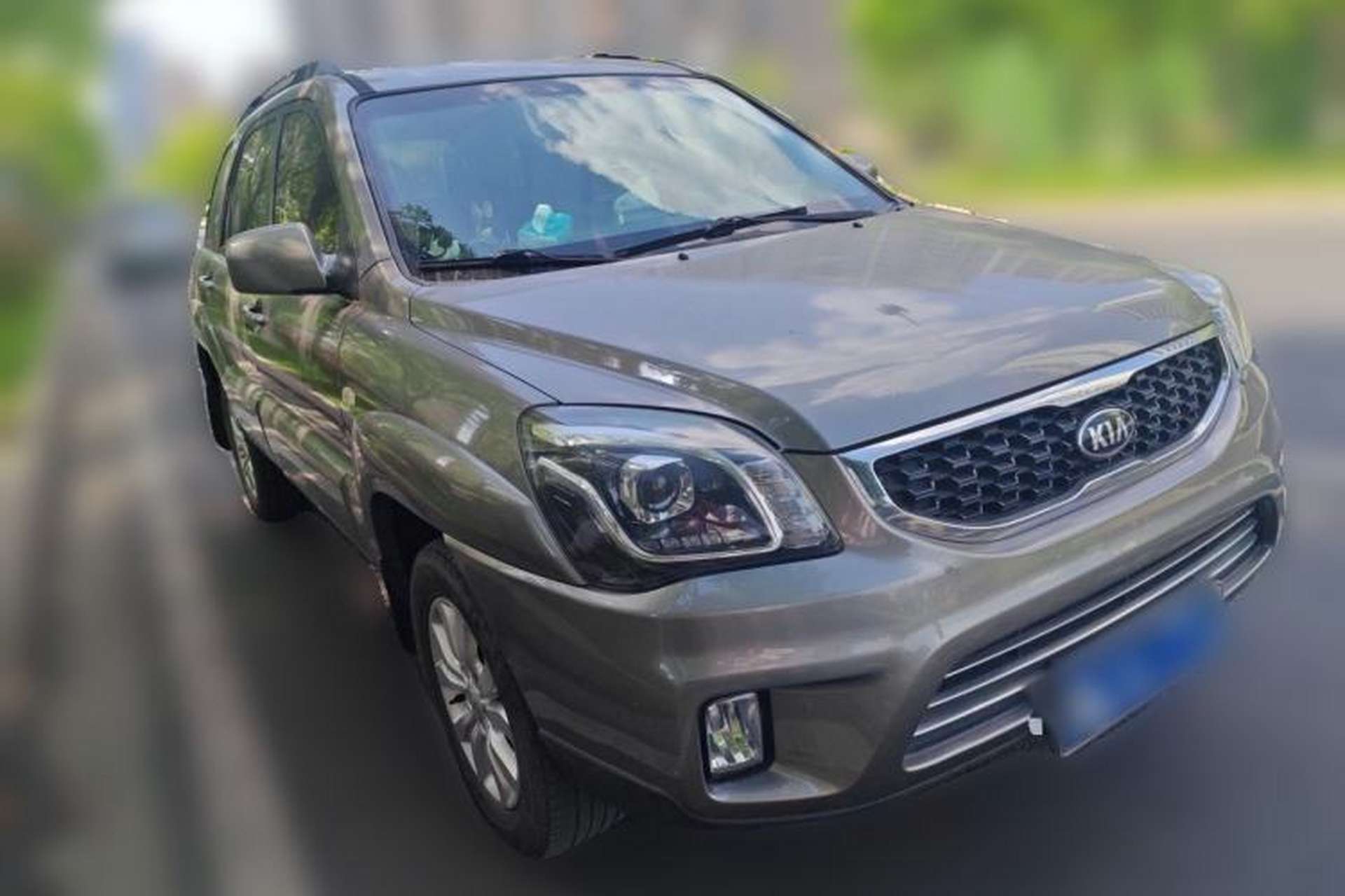 Used Kia Sportage 2013 2.0L Manual Two-Wheel Drive GL Trim Front Right 45 Deg
