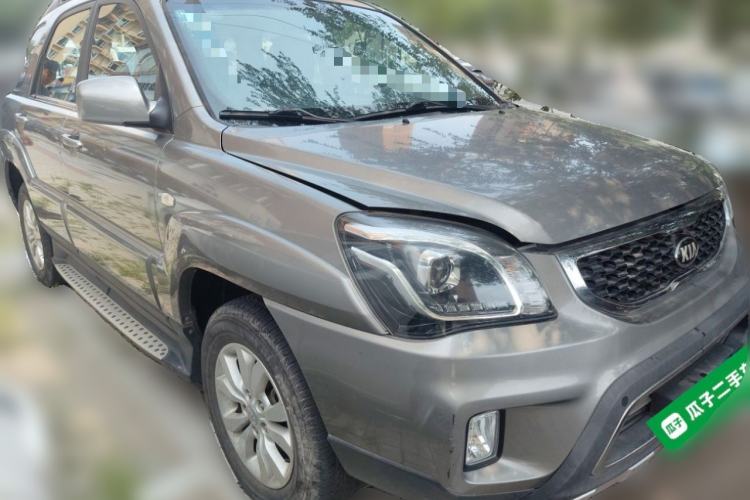 Used Kia Sportage 2013 2.0L Manual Two-Wheel Drive GL Trim Front Right 45 Deg