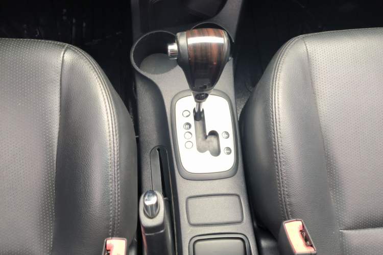 Used Kia Sportage 2013 2.0L Automatic Two-Wheel Drive GLS Trim Gear Lever