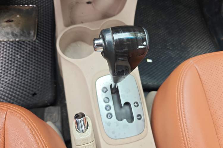 Used Kia Sportage 2013 2.0L Automatic Two-Wheel Drive GL Trim Gear Lever
