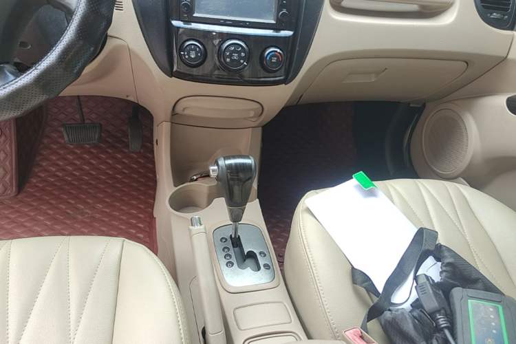 Used Kia Sportage 2013 2.0L Automatic Two-Wheel Drive GL Trim Gear Lever