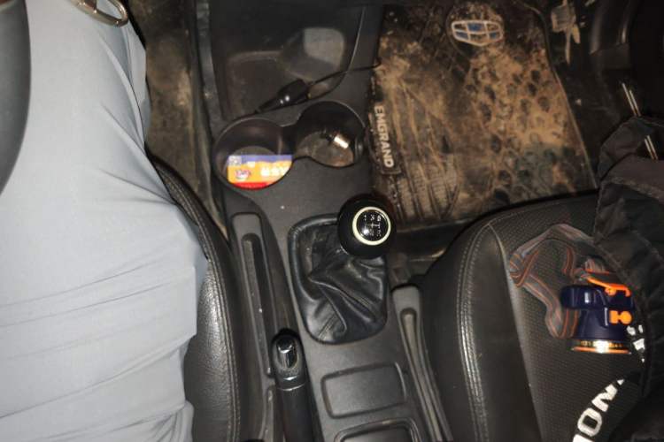 Used Kia Sportage 2013 2.0L Manual Two-Wheel Drive GLS Gear Lever