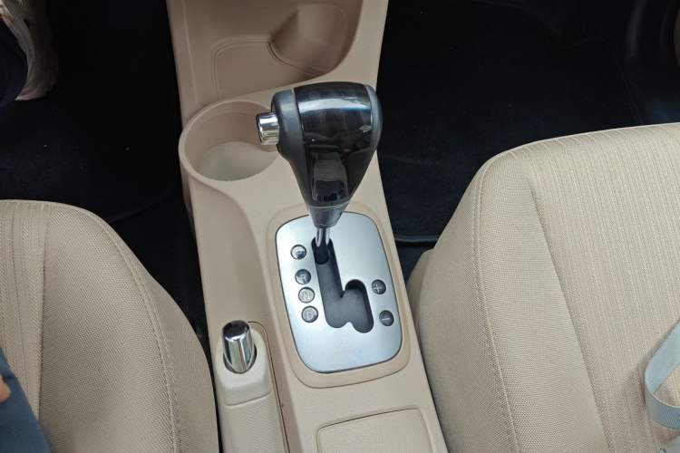 Used Kia Sportage 2013 2.0L Automatic Two-Wheel Drive GL Trim Gear Lever