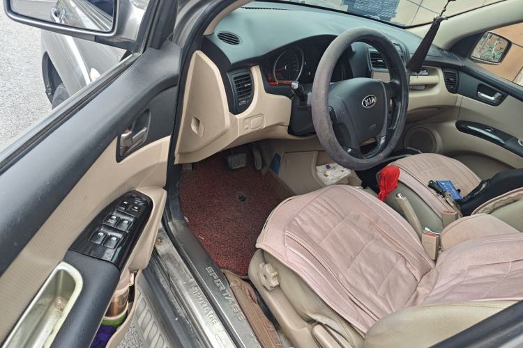 Used Kia Sportage 2013 2.0L Automatic Two-Wheel Drive GL Trim Interior 3
