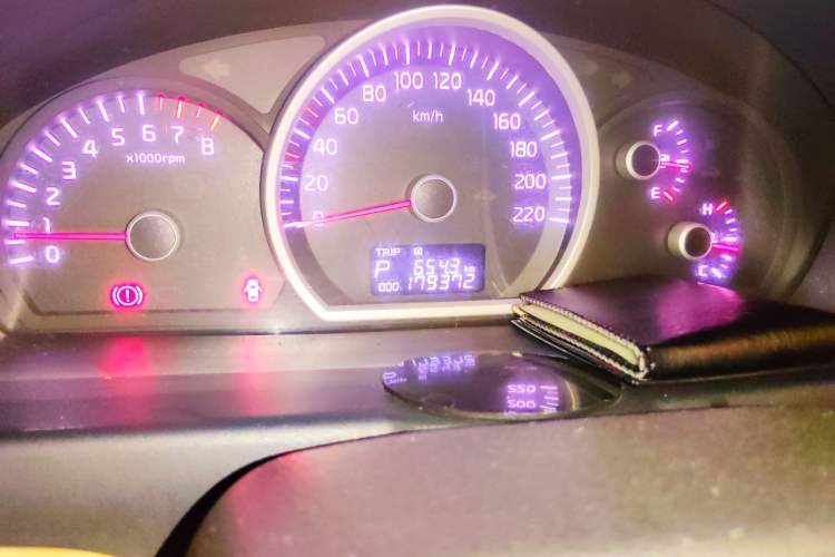 Used Kia Sportage 2013 2.0L Automatic Two-Wheel Drive GL Trim Odometer Close Up