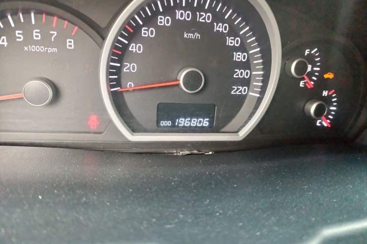 Used Kia Sportage 2013 2.0L Automatic Two-Wheel Drive GL Trim Odometer Close Up
