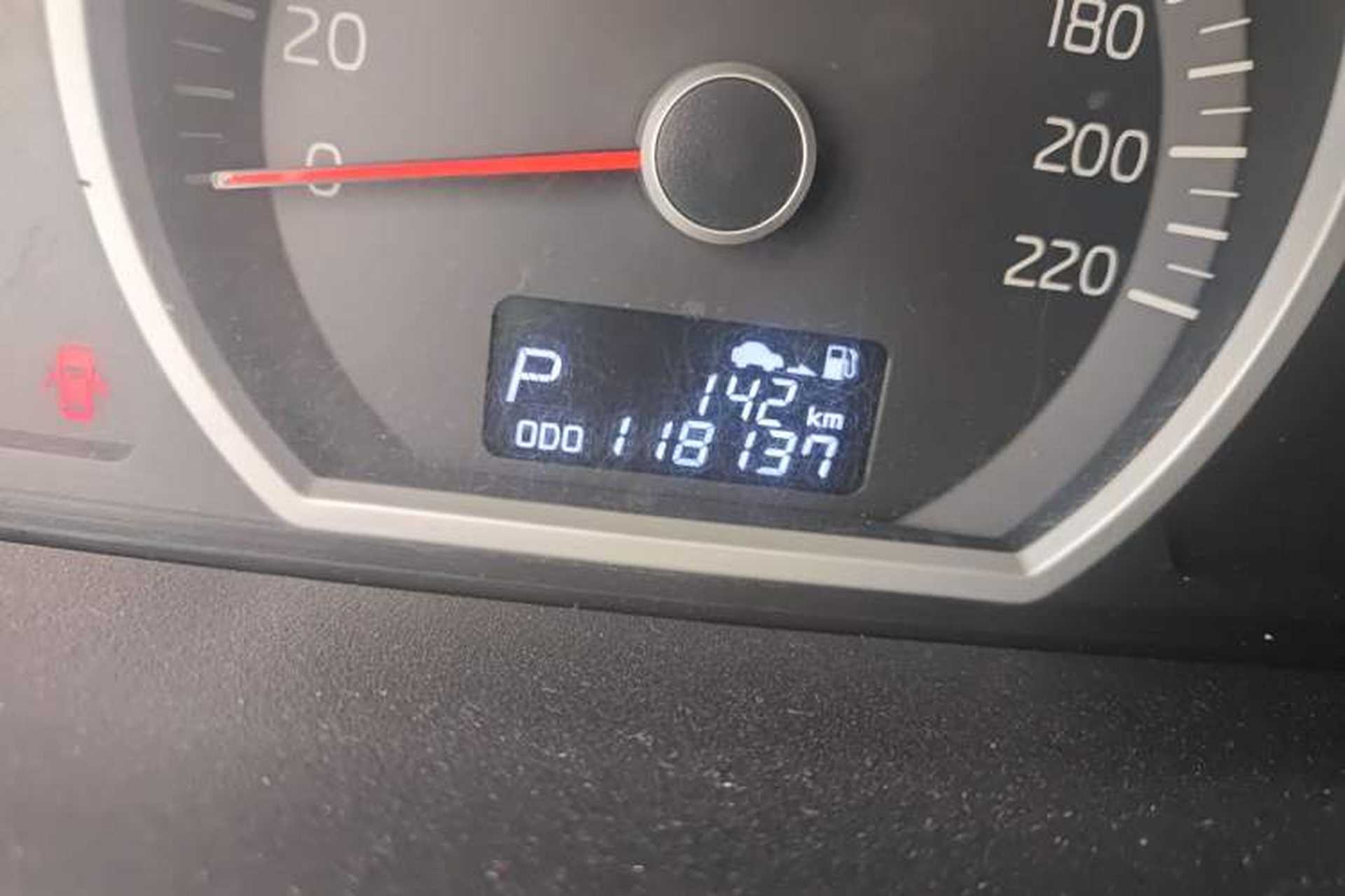 Used Kia Sportage 2013 2.0L Automatic Two-Wheel Drive GLS Trim Odometer Close Up