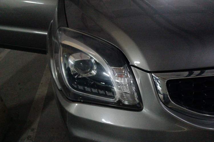 Used Kia Sportage 2013 2.0L Manual Two-Wheel Drive GL Trim Right Front Headlight