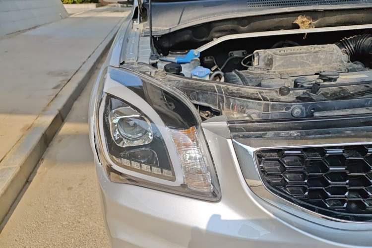 Used Kia Sportage 2013 2.0L Automatic Two-Wheel Drive GLS Trim Right Front Headlight