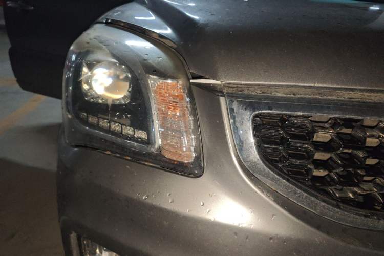 Used Kia Sportage 2013 2.0L Manual Two-Wheel Drive GLS Right Front Headlight