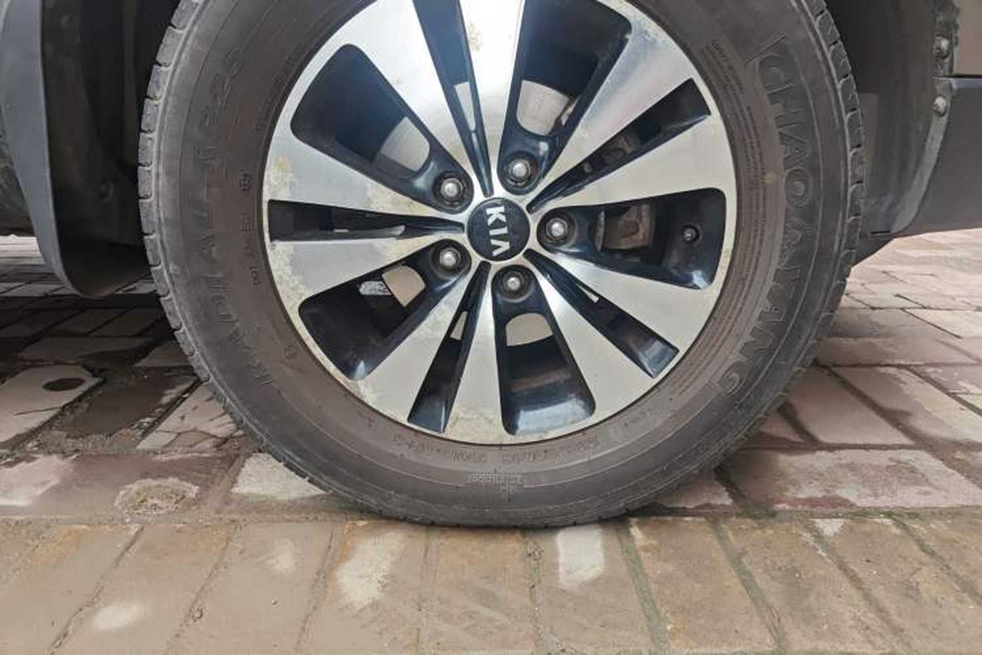Used Kia Sportage 2013 2.0L Automatic Two-Wheel Drive GLS Trim Right Front Wheel Hub