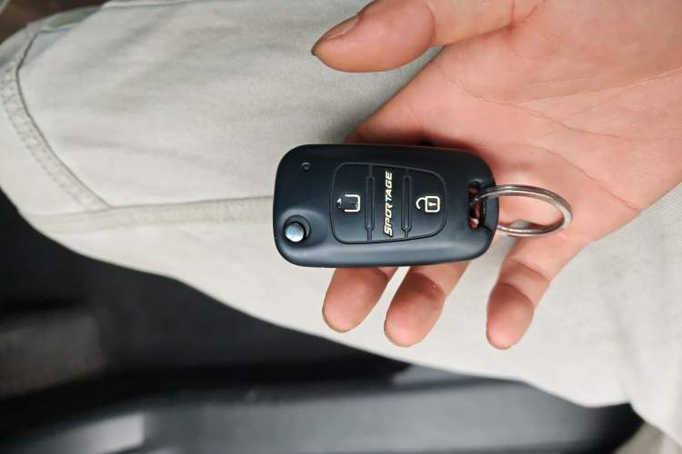 Used Kia Sportage 2013 2.0L Automatic Two-Wheel Drive GL Trim Vehicle Key