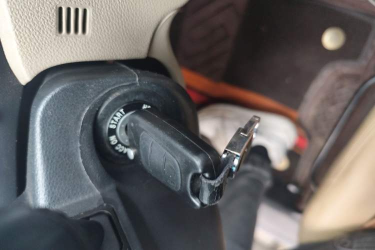 Used Kia Sportage 2013 2.0L Automatic Two-Wheel Drive GL Trim Vehicle Key
