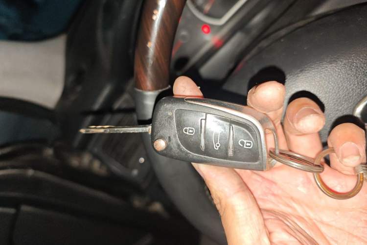 Used Kia Sportage 2013 2.0L Manual Two-Wheel Drive GLS Vehicle Key