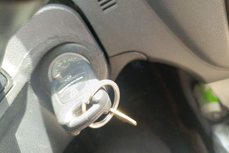 Used Kia Sportage 2013 2.0L Automatic Two-Wheel Drive GLS Trim Vehicle Key