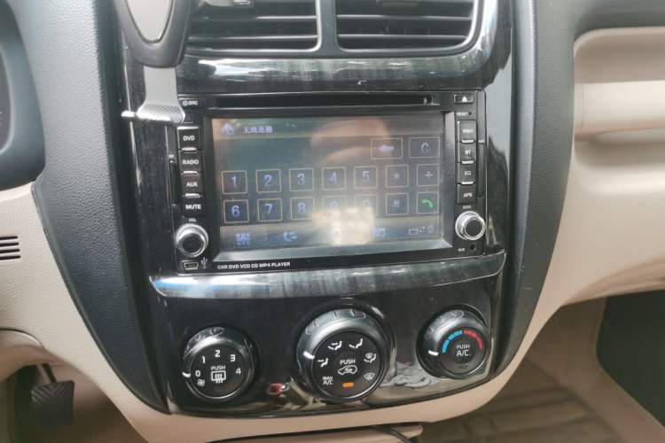 Used Kia Sportage 2013 2.0L Manual Two-Wheel Drive GL Trim Audio And AC Panel