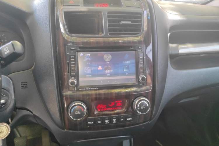 Used Kia Sportage 2013 2.0L Manual Two-Wheel Drive GLS Audio And AC Panel