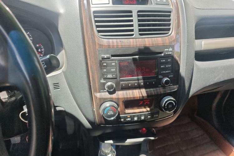 Used Kia Sportage 2013 2.0L Manual Two-Wheel Drive GLS Audio And AC Panel