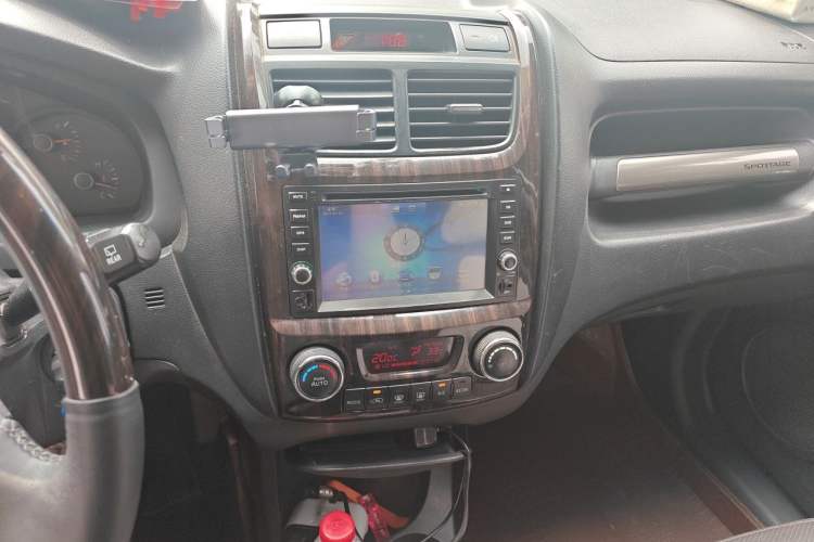 Used Kia Sportage 2013 2.0L Automatic Two-Wheel Drive GLS Trim Audio And AC Panel