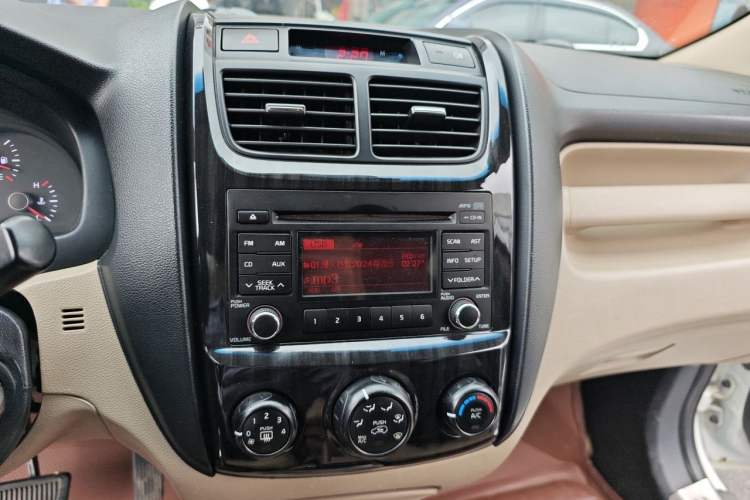 Used Kia Sportage 2013 2.0L Automatic Two-Wheel Drive GL Trim Audio And AC Panel